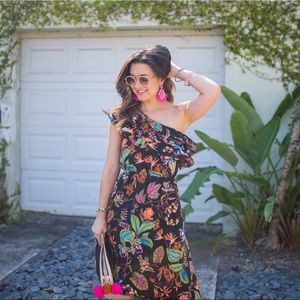 H&M Gorgeous and Sexy Summer One Shoulder Dress